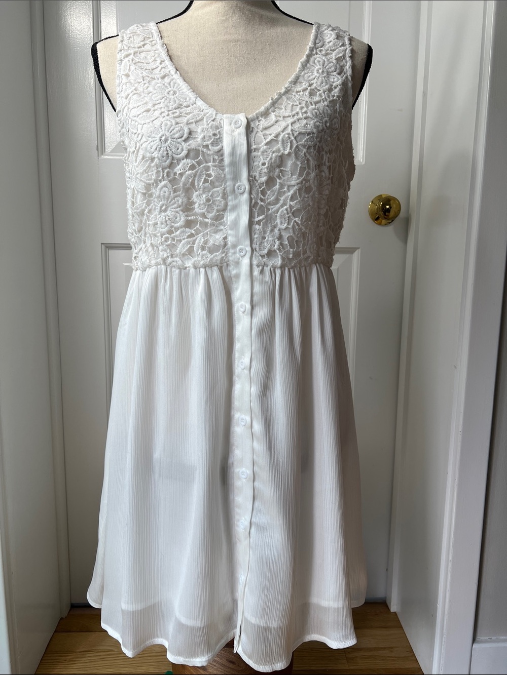 NEW with Tags Belinda White Lace Bodice Button-Front Mini Dress, Lined, Size M